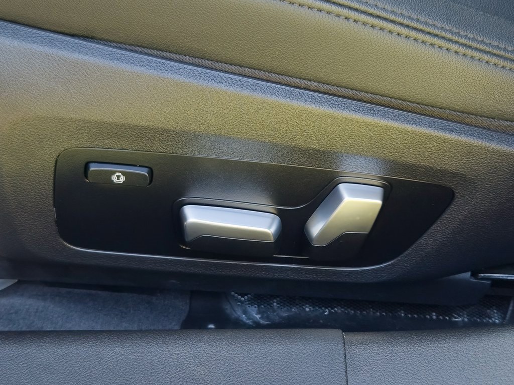 Used 2020 BMW 330i Sedan image 11