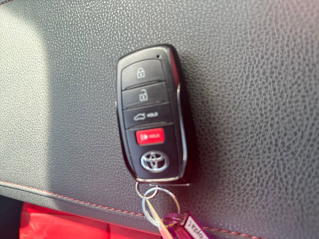 Used 2025 Toyota Camry XSE image 30