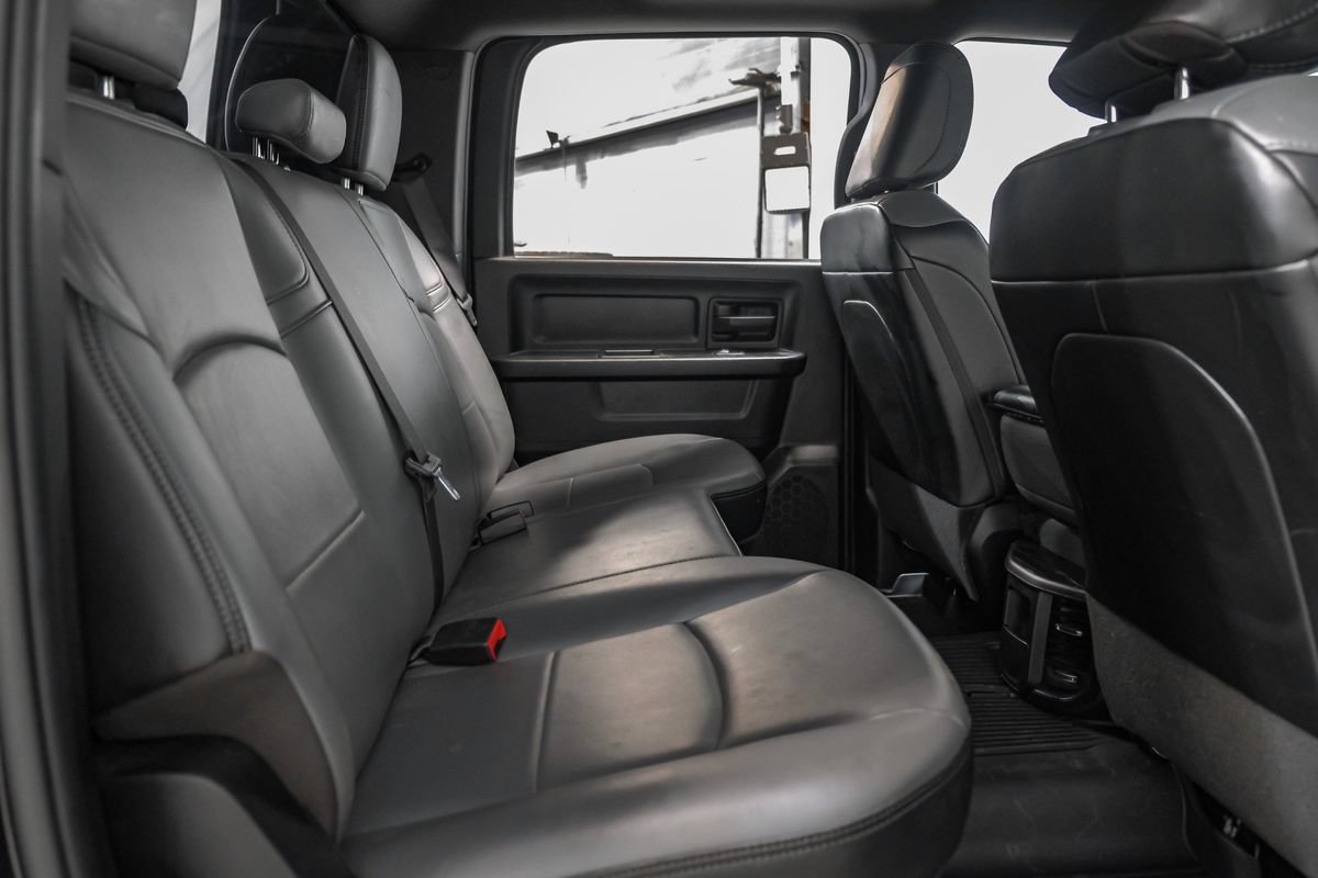Used 2024 RAM 3500 Tradesman w/ Chrome Appearance Group AWD/4WD image 35