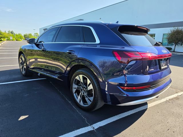 Used 2022 Audi e-tron Premium w/ Towing Package AWD/4WD image 11