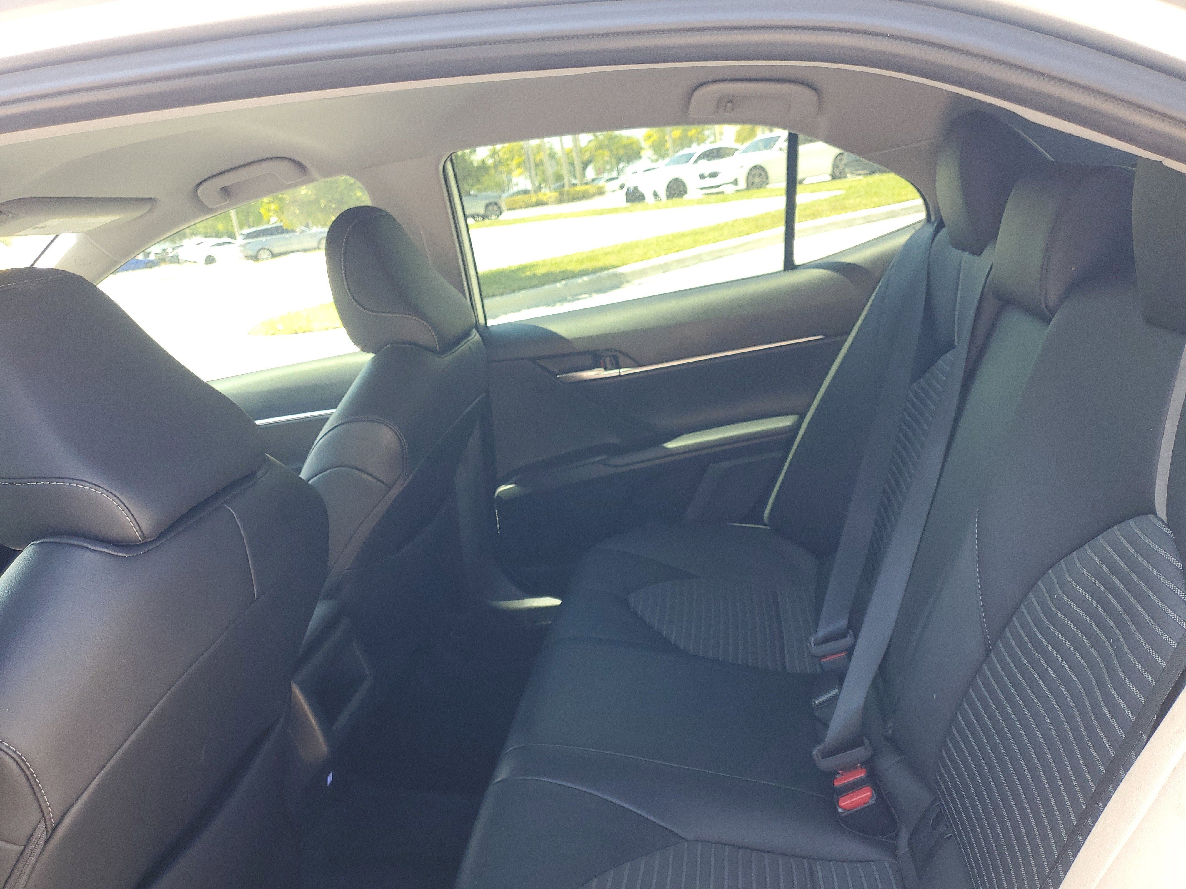 Used 2024 Toyota Camry SE FWD image 11