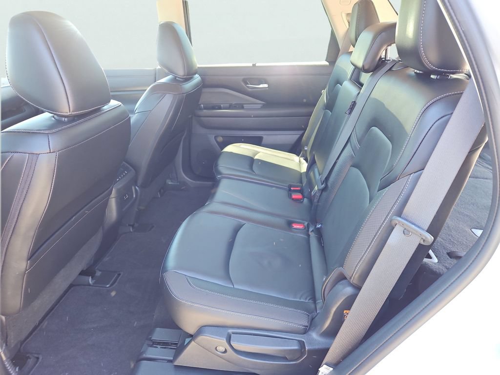 Used 2023 Nissan Pathfinder SL FWD image 33