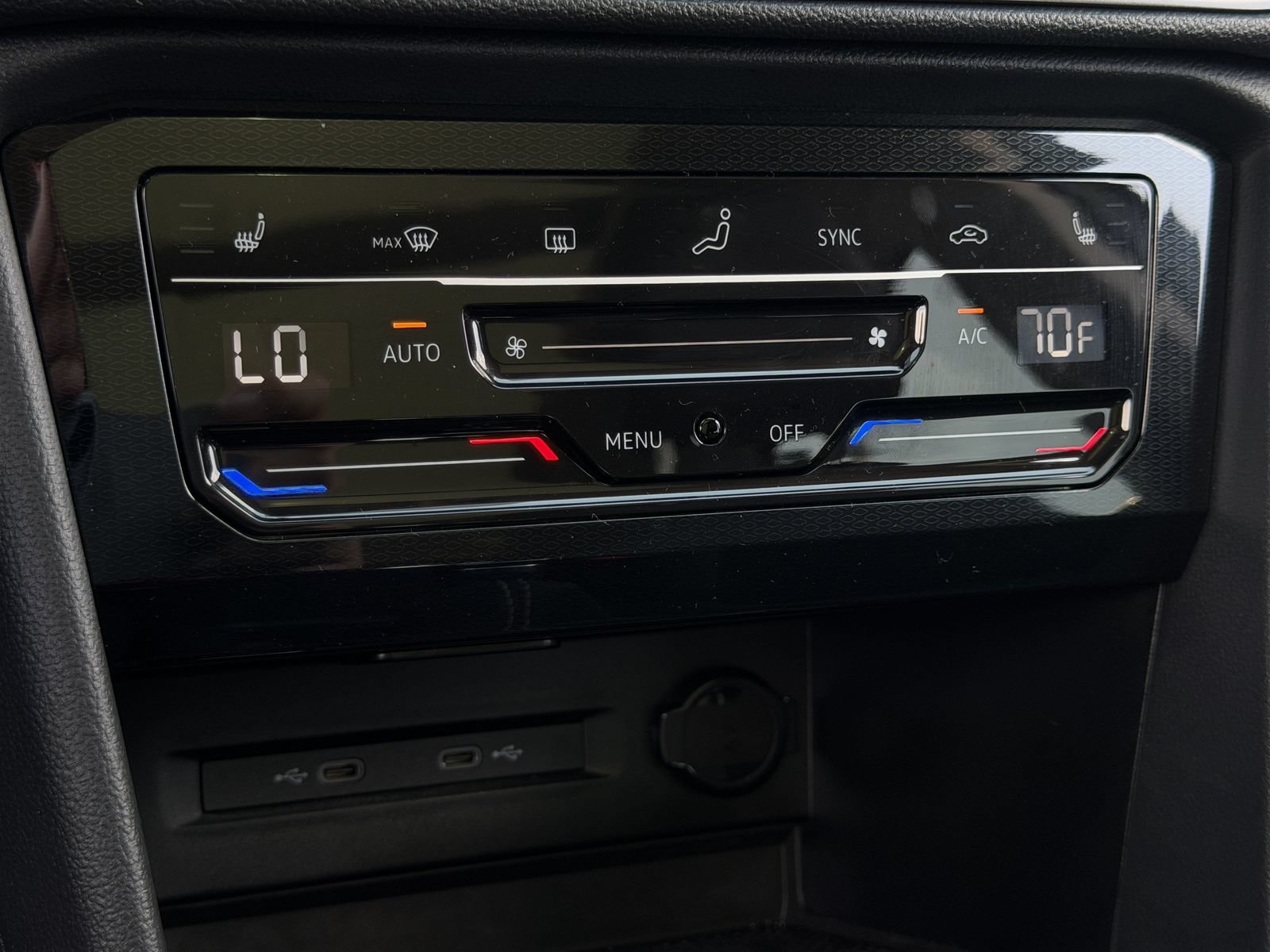 New 2026 Volkswagen Taos SE FWD image 22