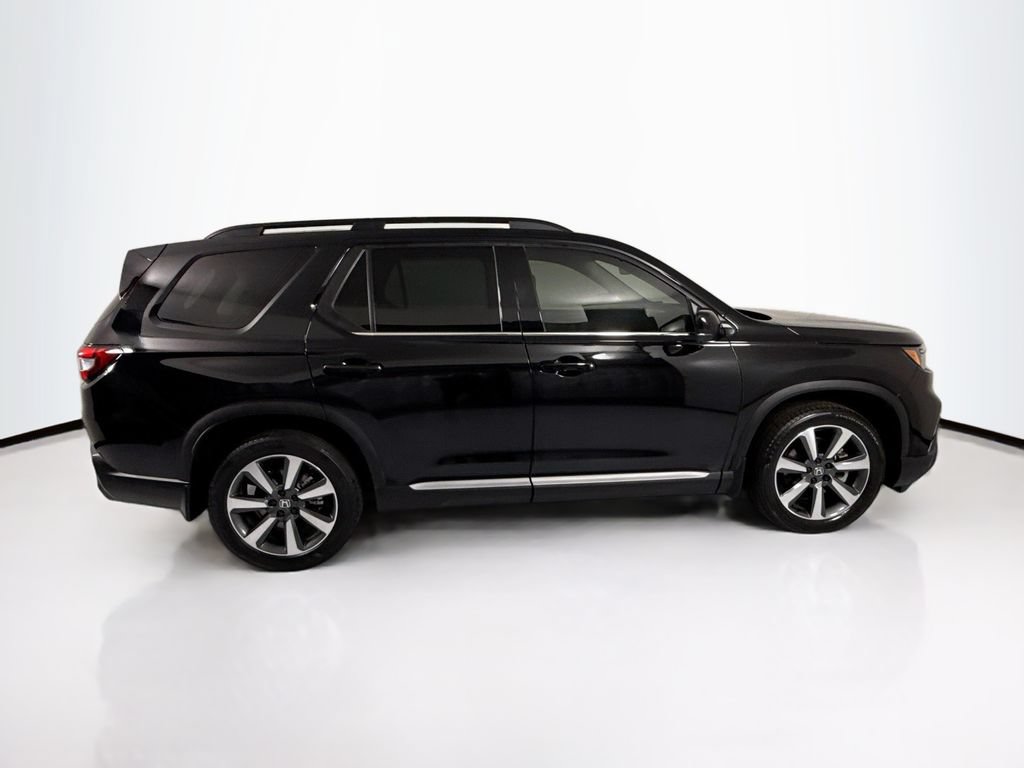Used 2023 Honda Pilot Elite image 4