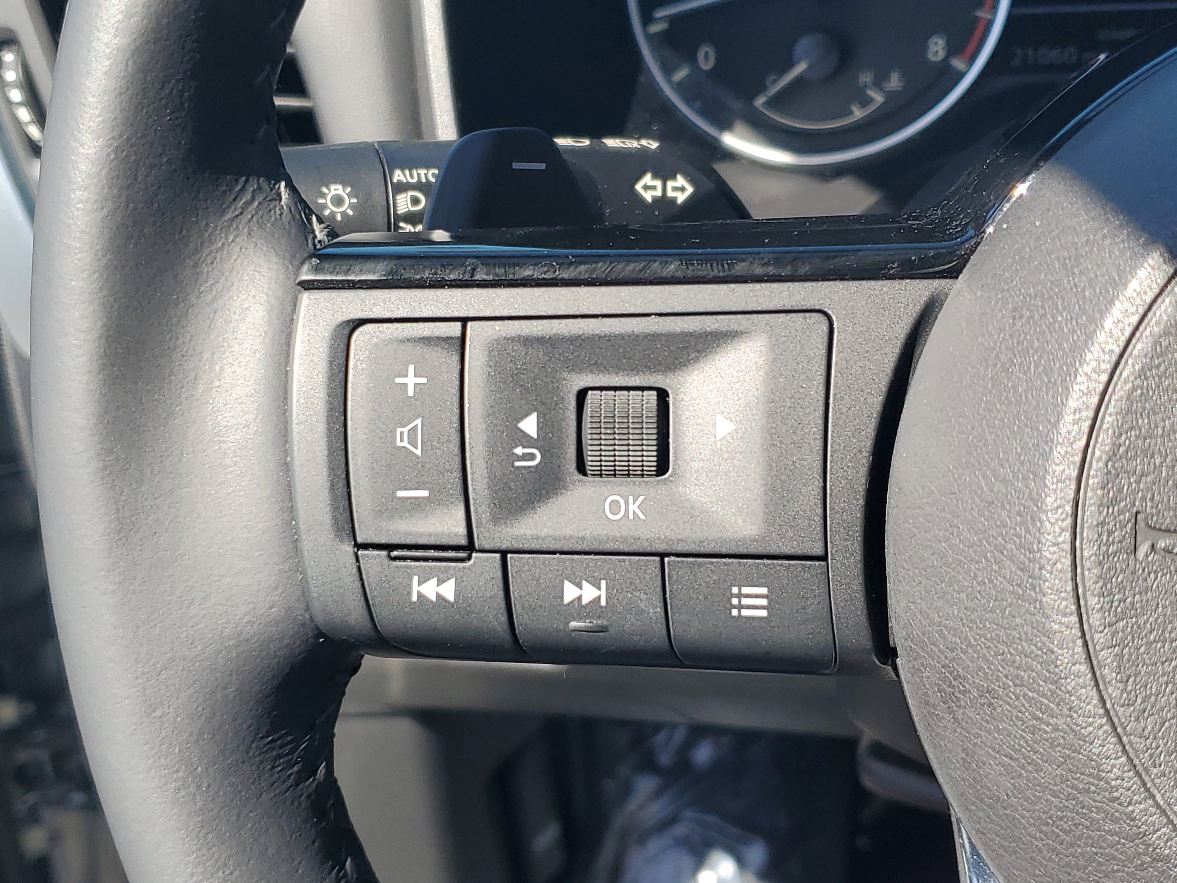 Certified 2023 Nissan Rogue SV w/ SV Premium B Package image 18