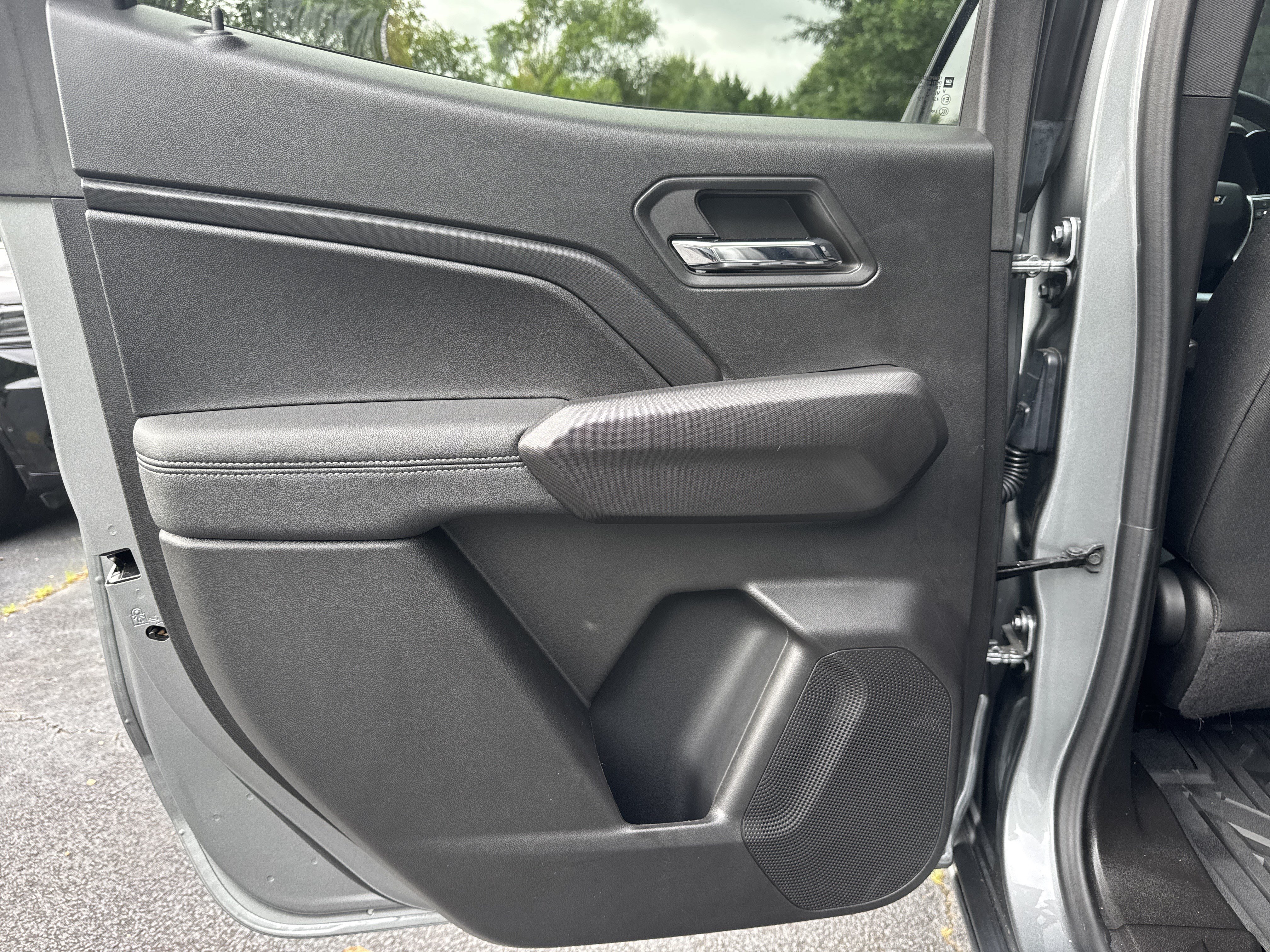 Used 2024 Chevrolet Colorado LT w/ LT Convenience Package RWD image 14
