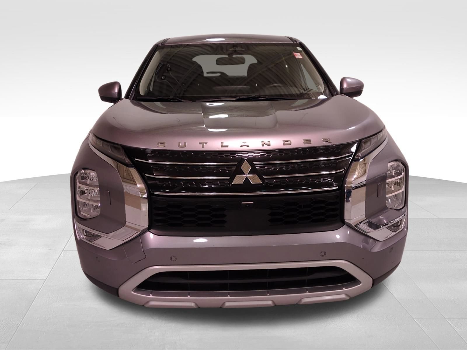 Used 2024 Mitsubishi Outlander SE image 11