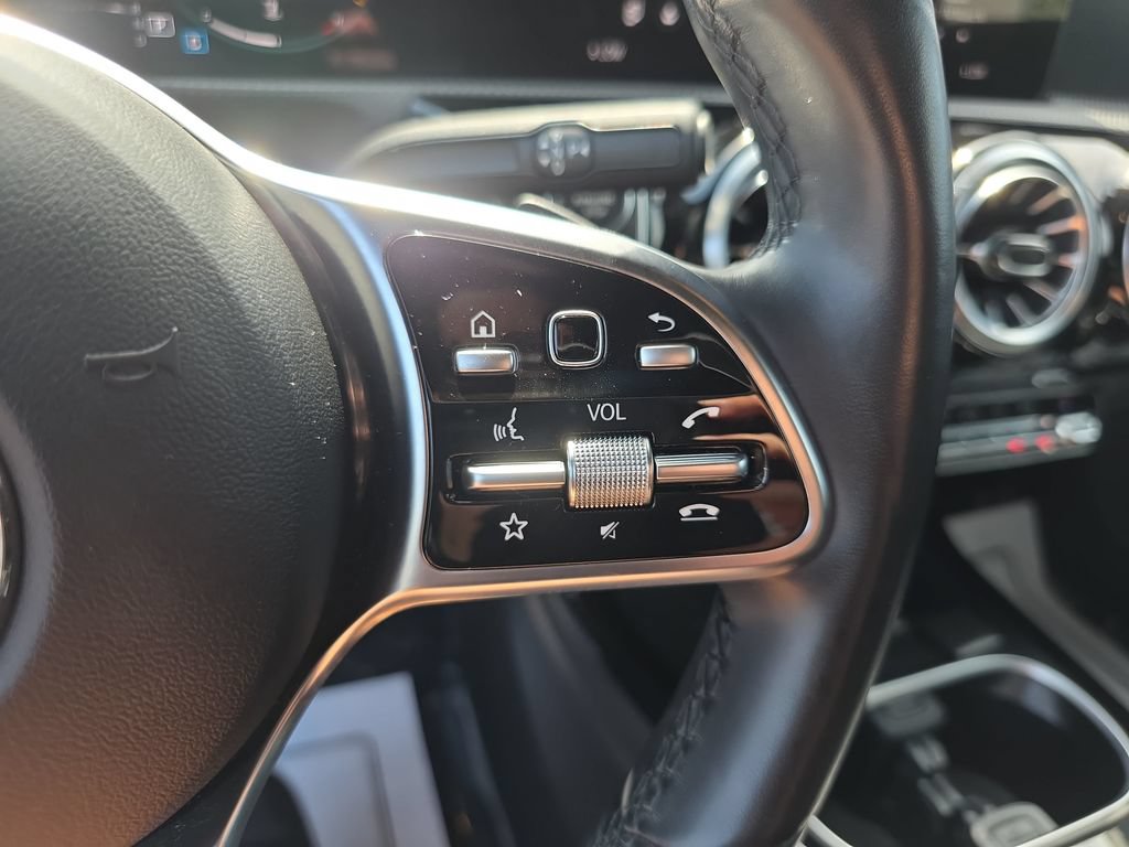 Used 2023 Mercedes-Benz CLA 250 4MATIC w/ Premium Package image 18