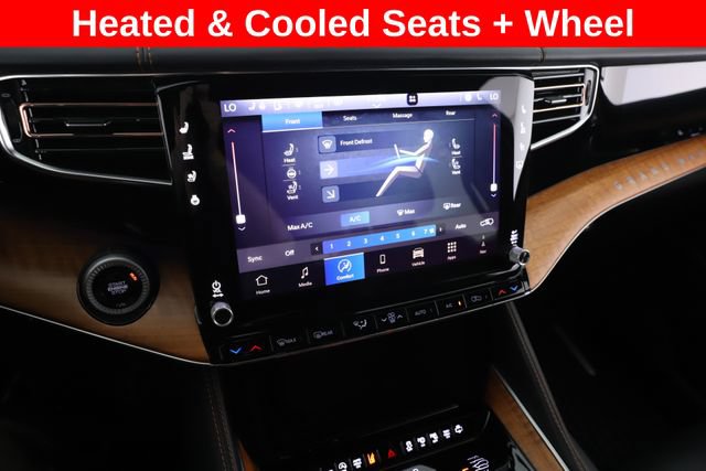 Used 2025 Jeep Grand Wagoneer L Series III w/ Rear Seat Video Group 1 AWD/4WD image 4