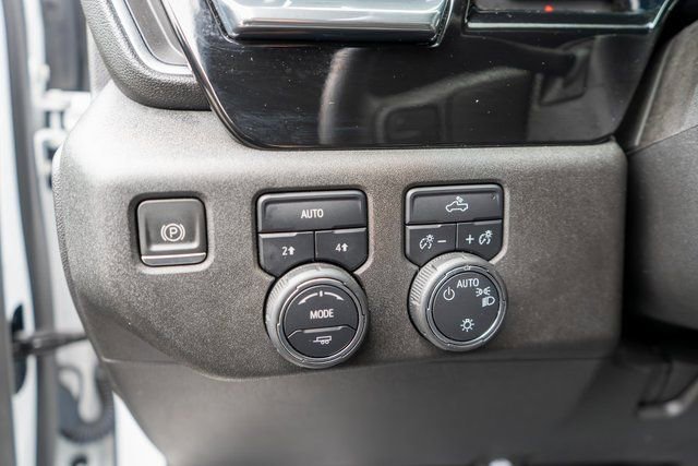 Used 2023 Chevrolet Silverado 1500 LT AWD/4WD image 23