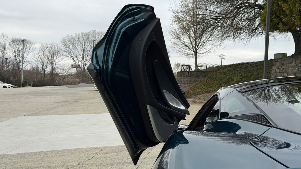 Used 2021 McLaren GT image 11