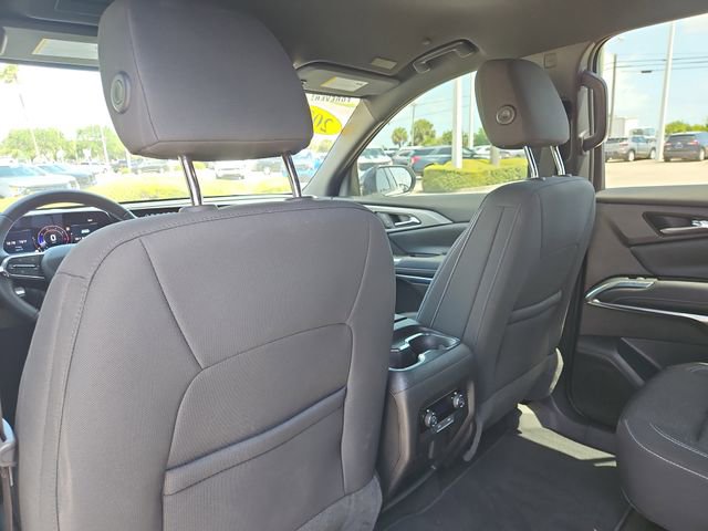 Used 2025 Chevrolet Traverse LT w/ Driver Confidence Package image 12