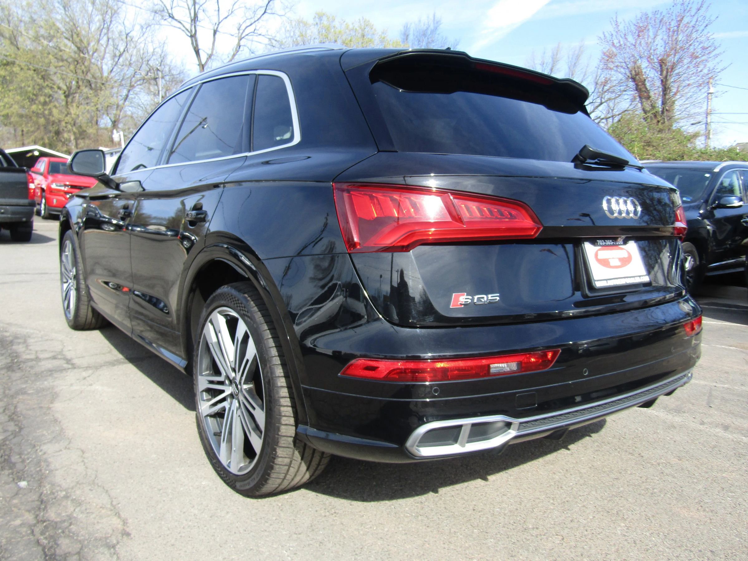 Used 2018 Audi SQ5 Premium Plus w/ S Sport Package image 5
