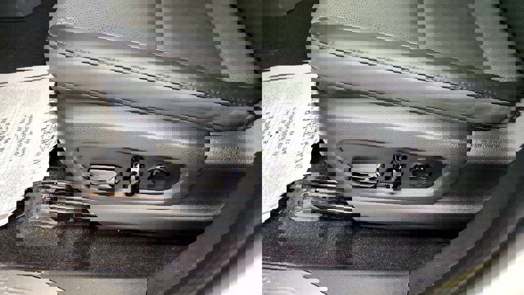 Used 2024 Lexus RZ 450e Premium w/ Technology Package image 12