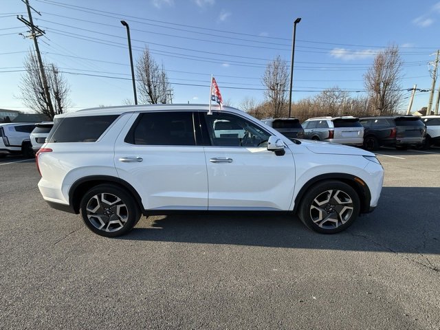 Used 2024 Hyundai Palisade SEL image 2