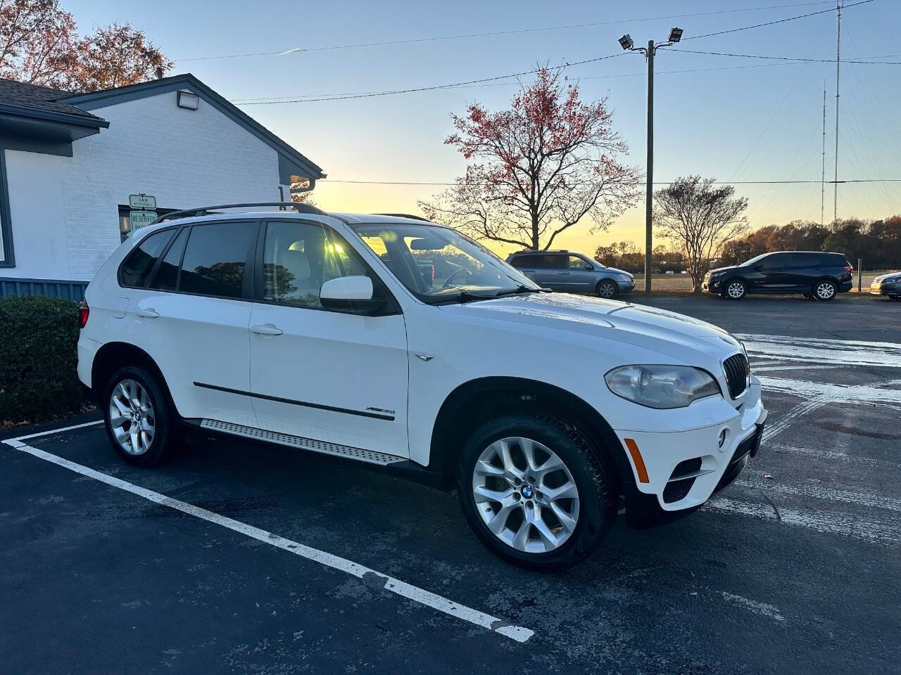 Used 2012 BMW X5 xDrive35i image 2