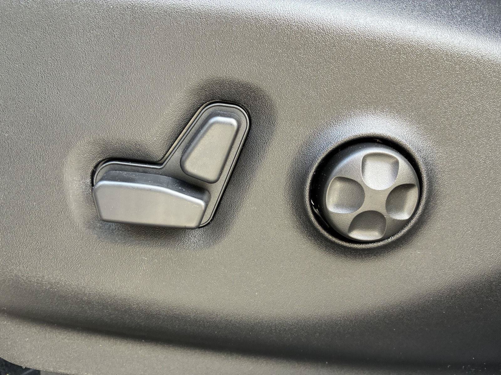 New 2027 Chrysler Pacifica Select AWD/4WD image 28