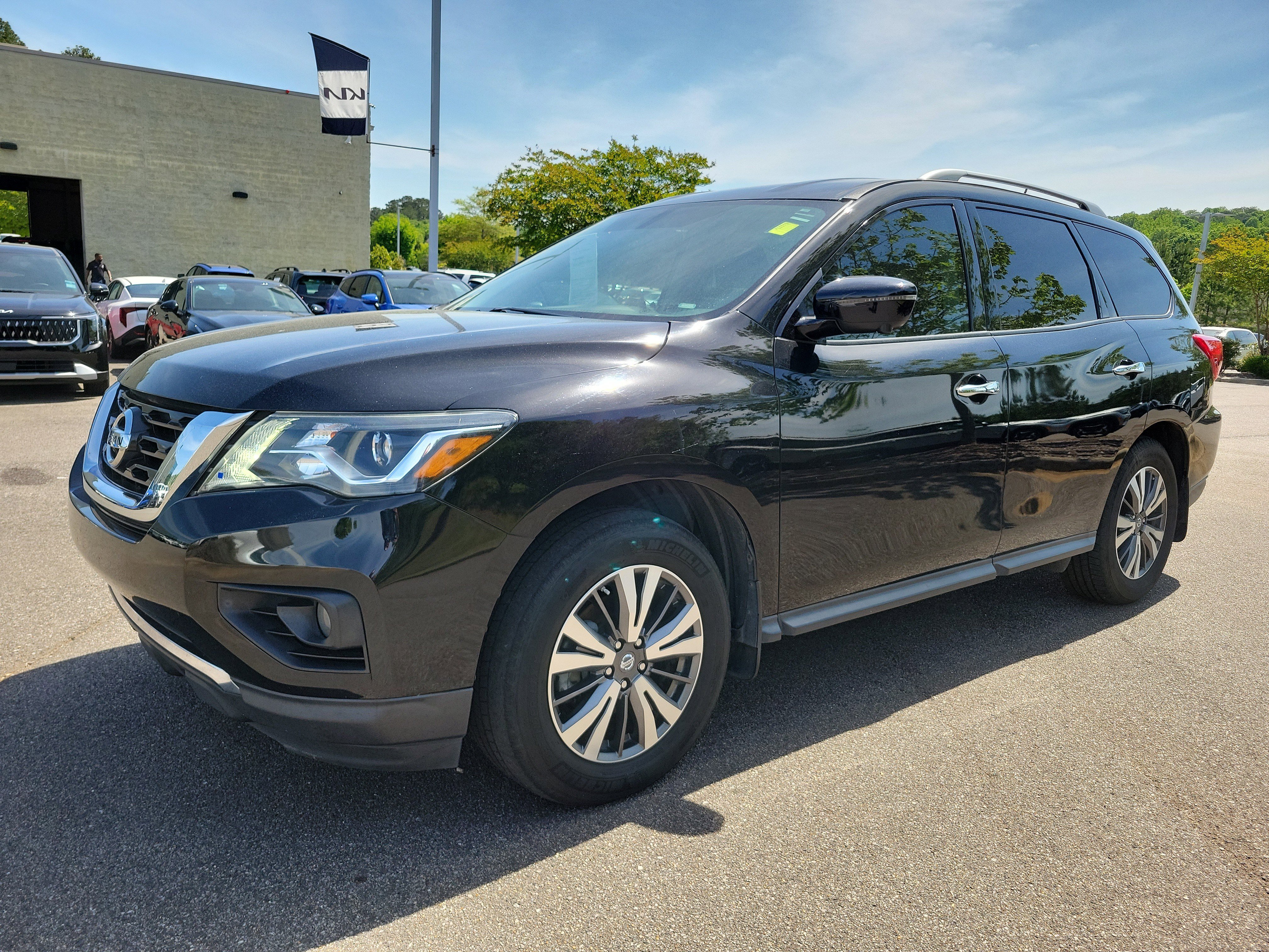 Used 2018 Nissan Pathfinder SL FWD image 23