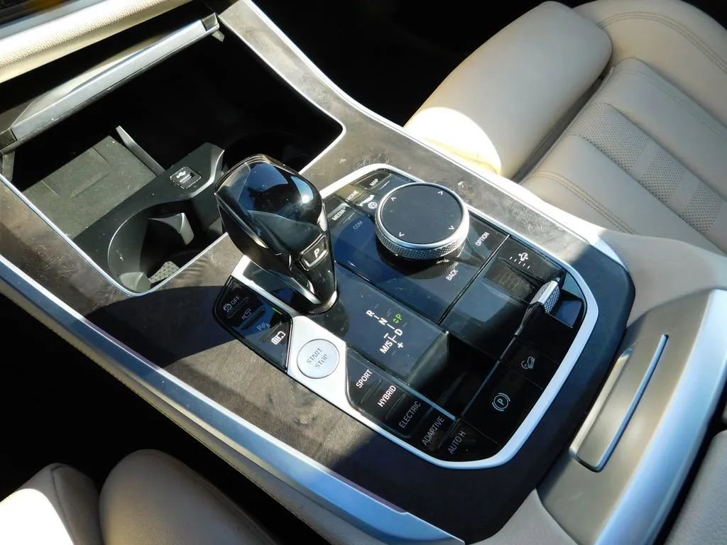 Used 2022 BMW X5 xDrive45e w/ Climate Comfort Package image 30