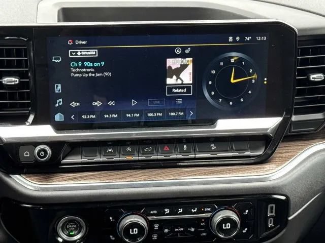 Used 2022 Chevrolet Silverado 1500 LT AWD/4WD image 16