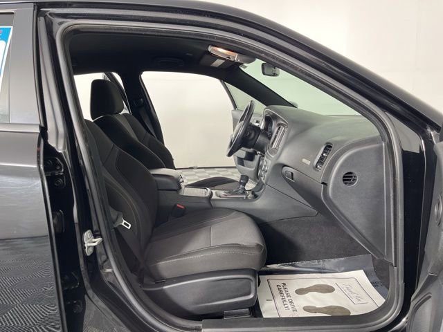 Used 2022 Dodge Charger SXT w/ Blacktop Package image 40
