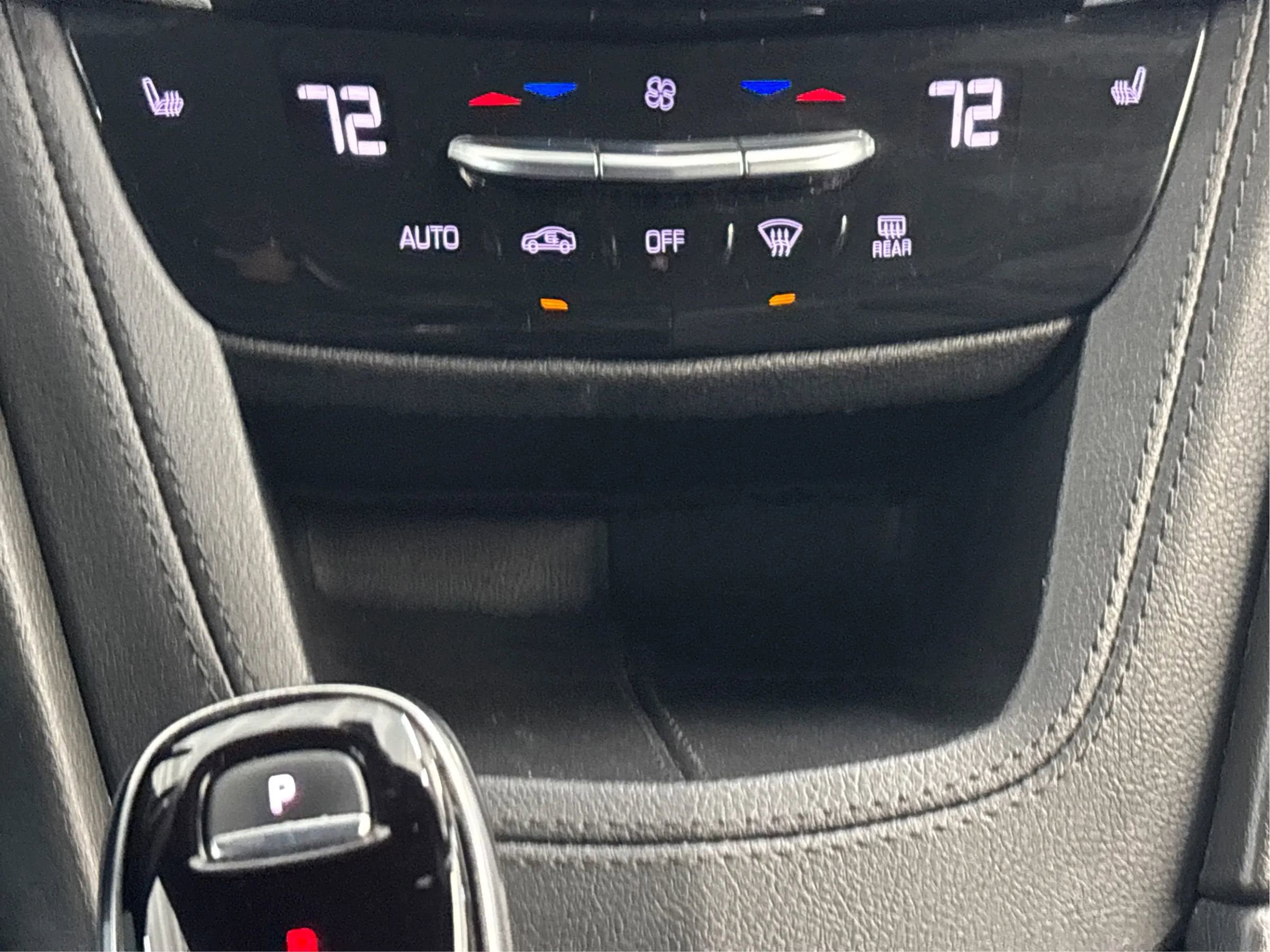 Used 2021 Cadillac XT6 Sport w/ LPO, ONYX Package image 39