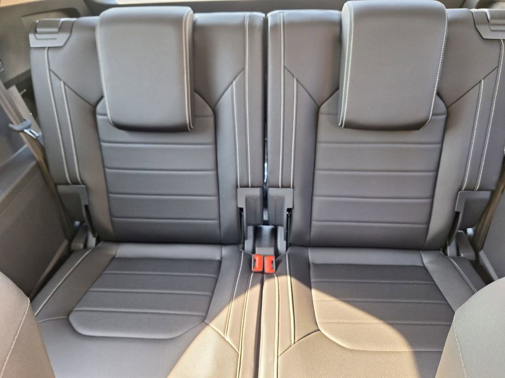 New 2025 Volkswagen Atlas SEL image 25