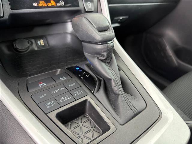 Used 2024 Toyota RAV4 LE AWD/4WD image 30