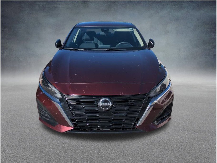 Used 2024 Nissan Altima 2.5 SV image 3