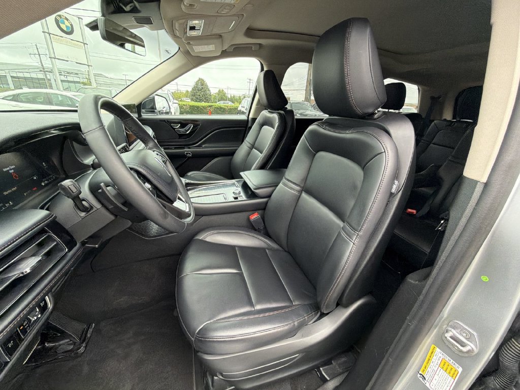 Used 2023 Lincoln Aviator AWD w/ Premium Package image 19