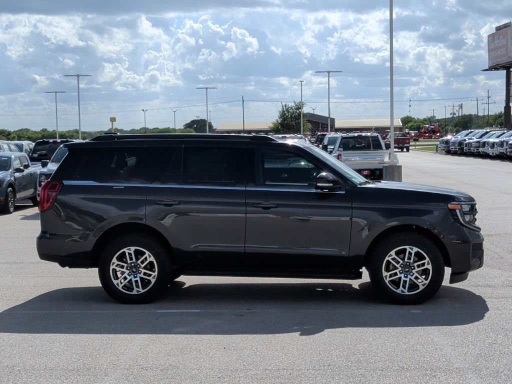 New 2026 Ford Expedition Active RWD image 9