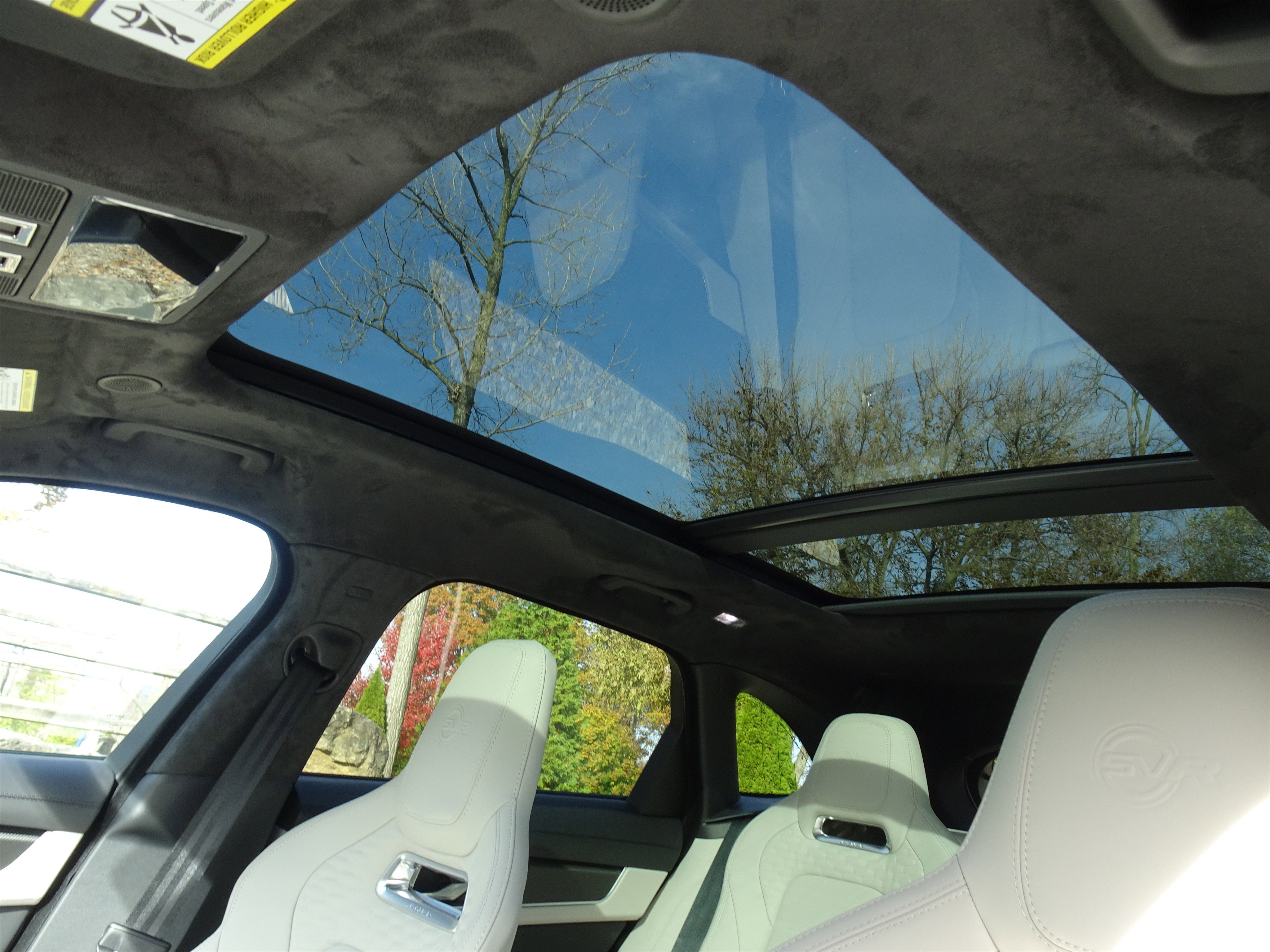 New 2026 Jaguar F-PACE SVR 575 Edition image 4