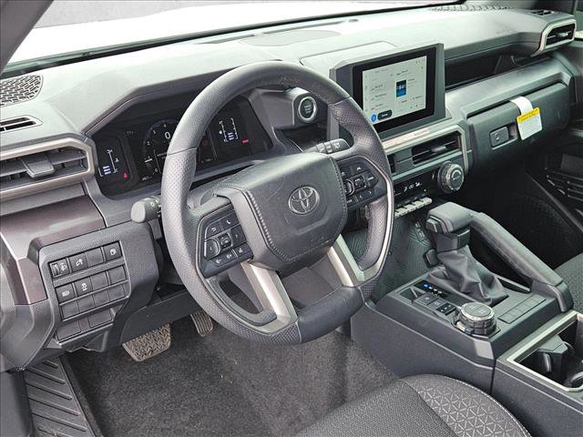 Used 2025 Toyota 4Runner SR5 AWD/4WD image 12