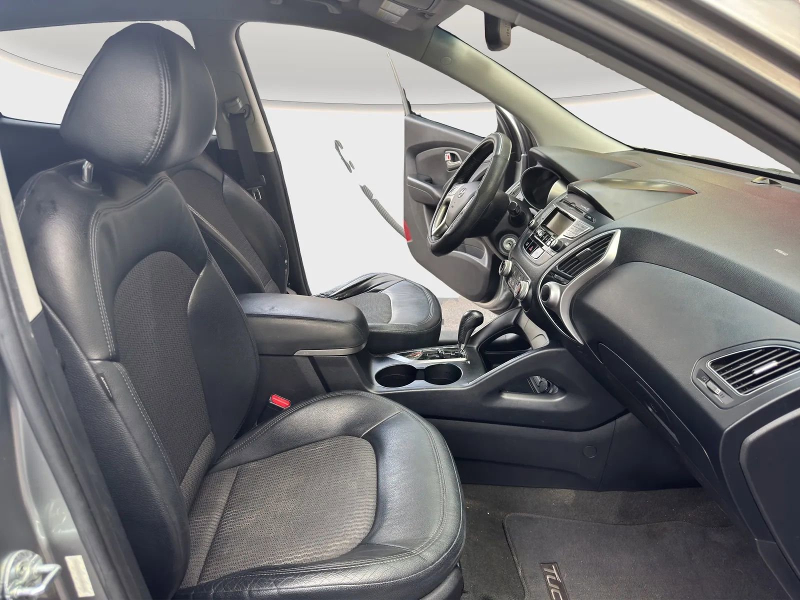 Used 2012 Hyundai Tucson GLS image 18