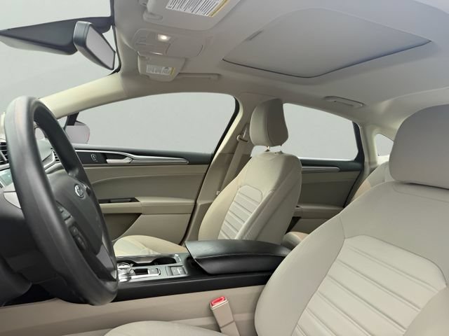 Used 2020 Ford Fusion SE FWD image 8