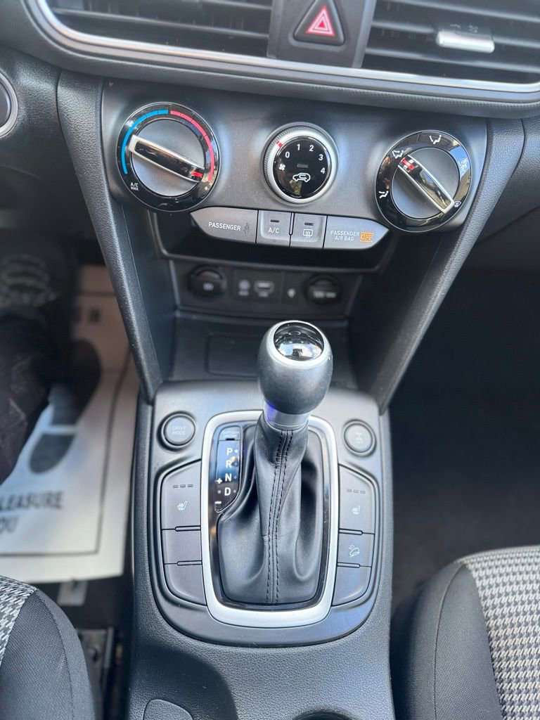 Used 2020 Hyundai Kona SEL Plus w/ Cargo Package image 16