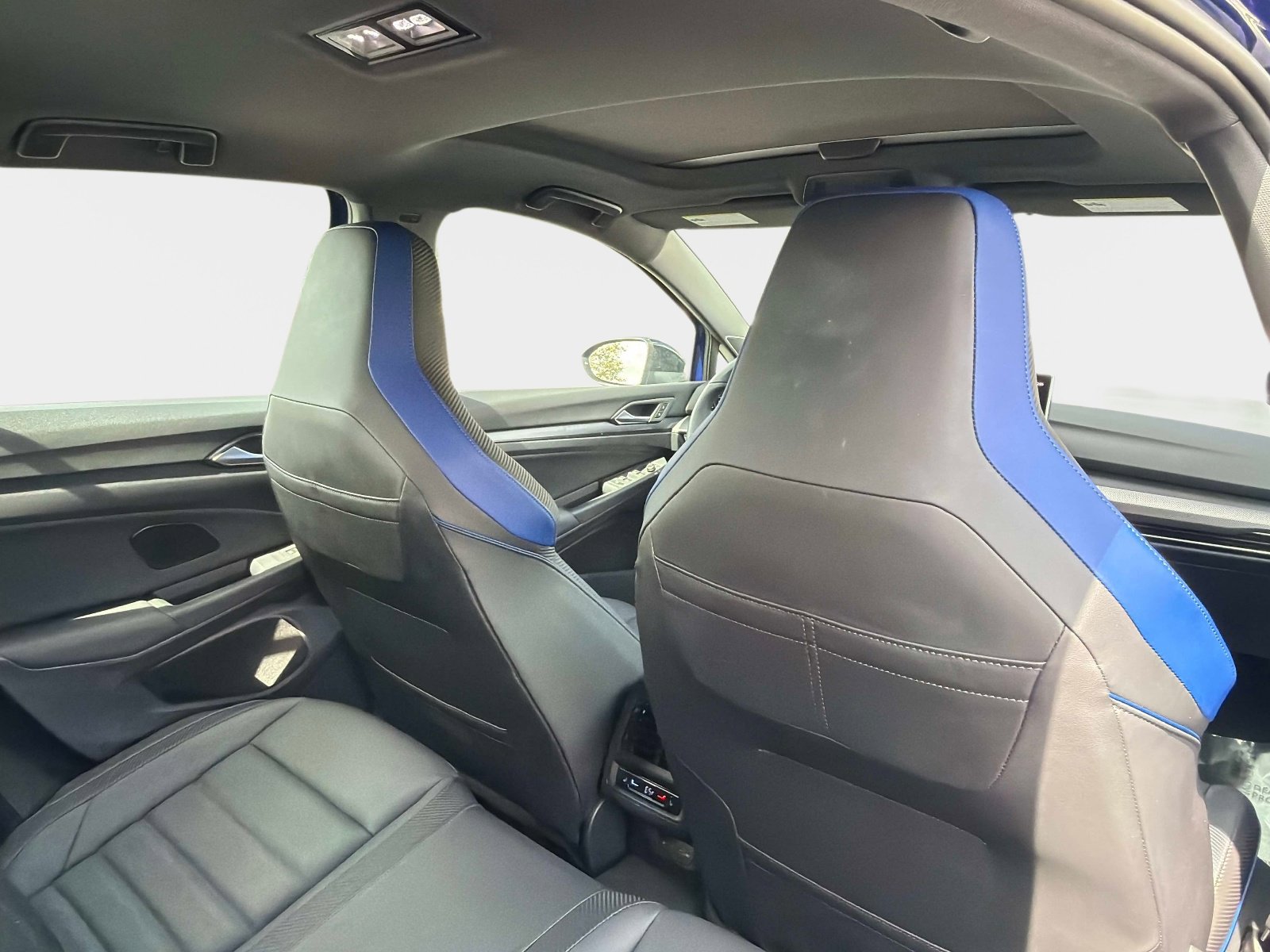 Used 2025 Volkswagen Golf image 31