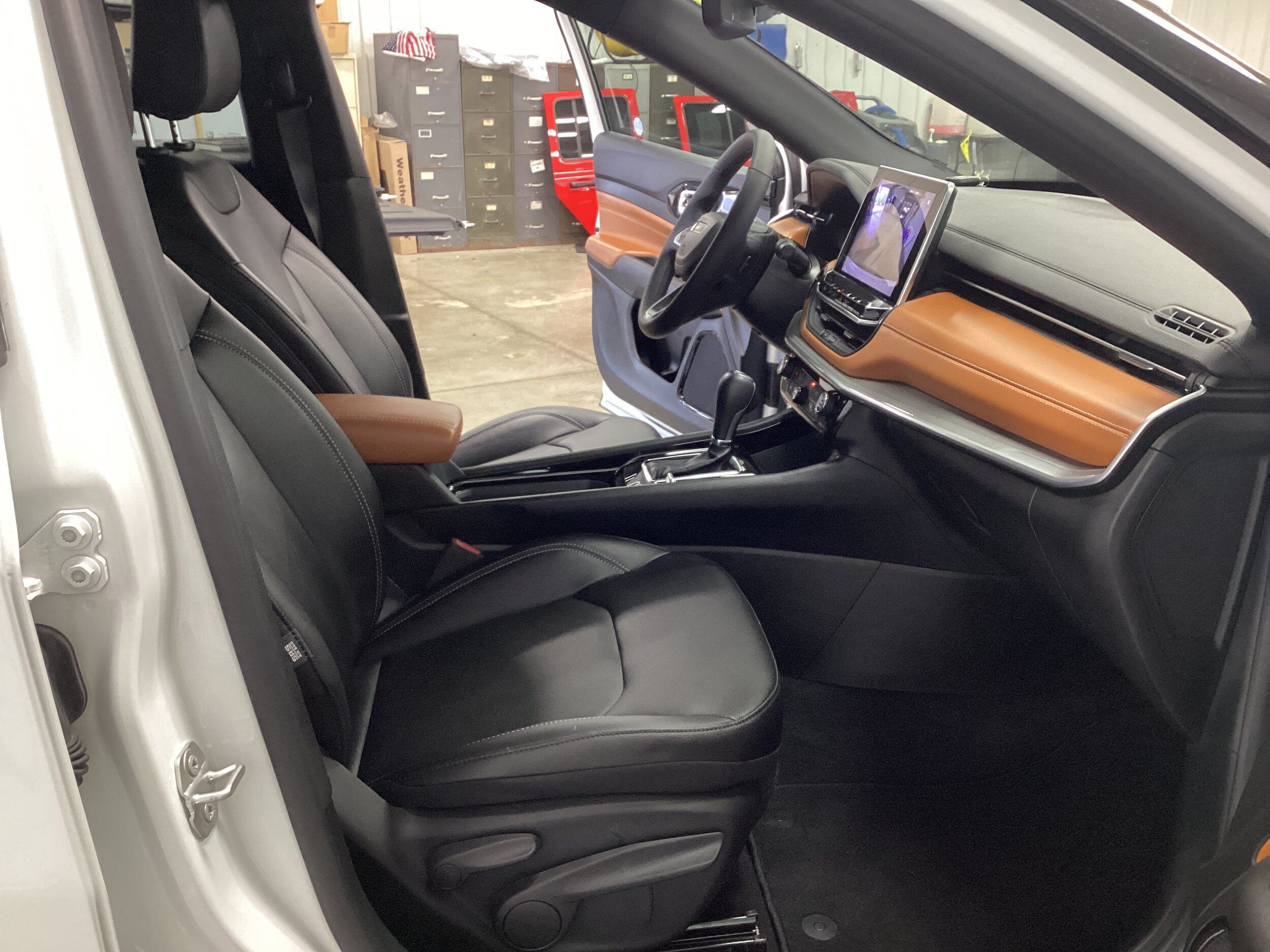 Used 2025 Jeep Compass Limited AWD/4WD image 33