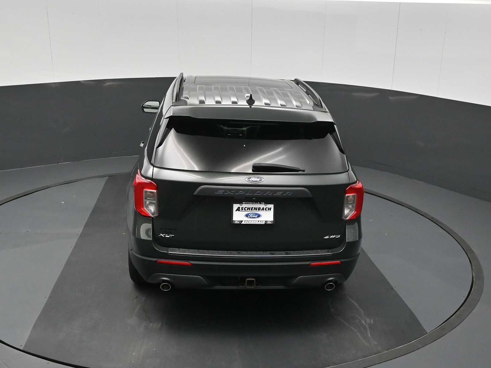 Used 2023 Ford Explorer XLT w/ Equipment Group 202A AWD/4WD image 24
