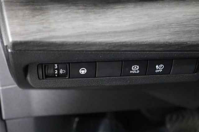 Used 2023 Nissan Ariya FWD image 22