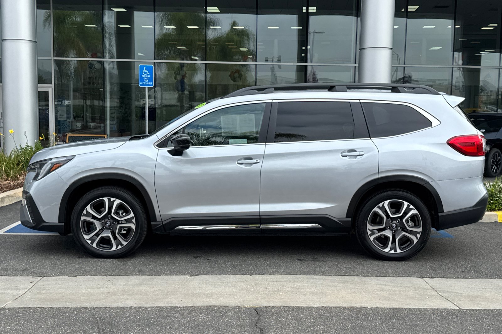 Used 2025 Subaru Ascent Limited AWD/4WD image 7