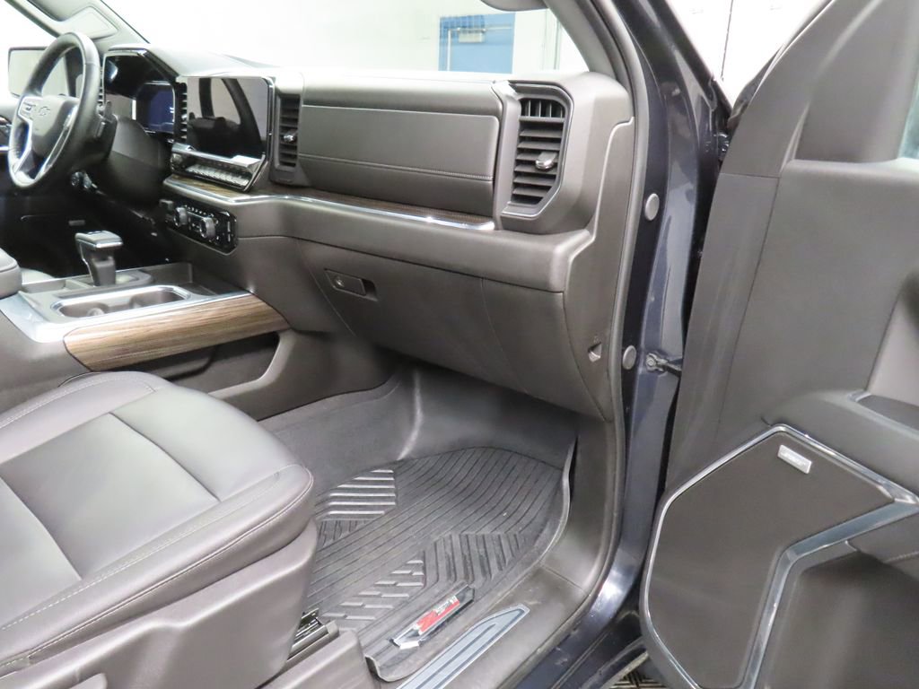 Used 2024 Chevrolet Silverado 1500 RST image 34