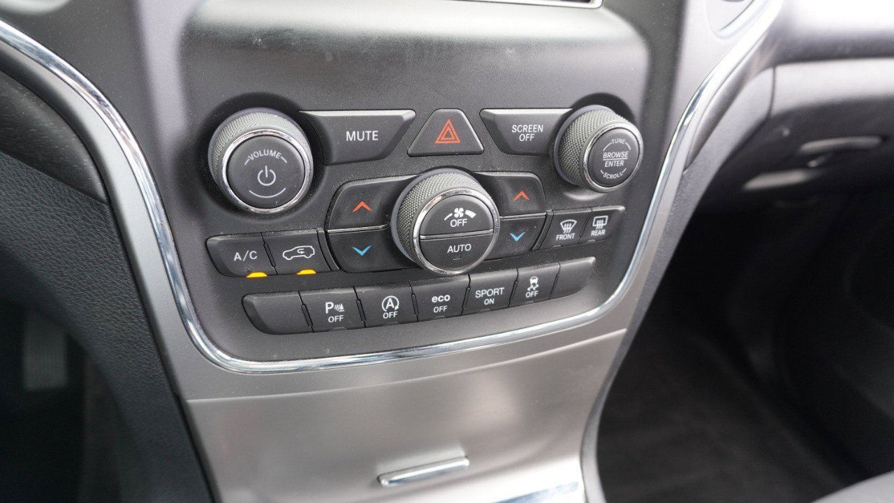 Used 2018 Jeep Grand Cherokee Laredo image 17