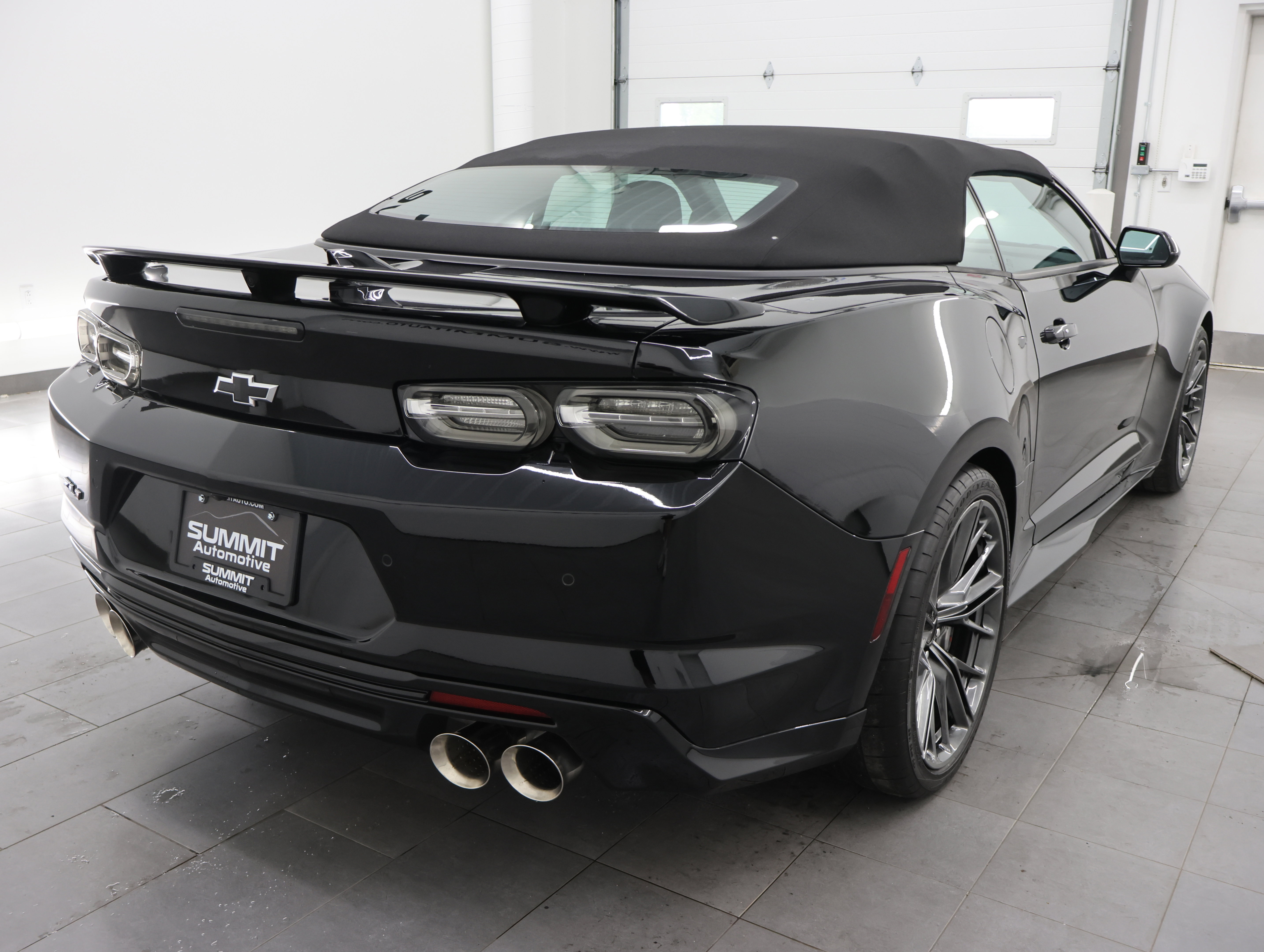 Used 2024 Chevrolet Camaro ZL1 RWD image 5