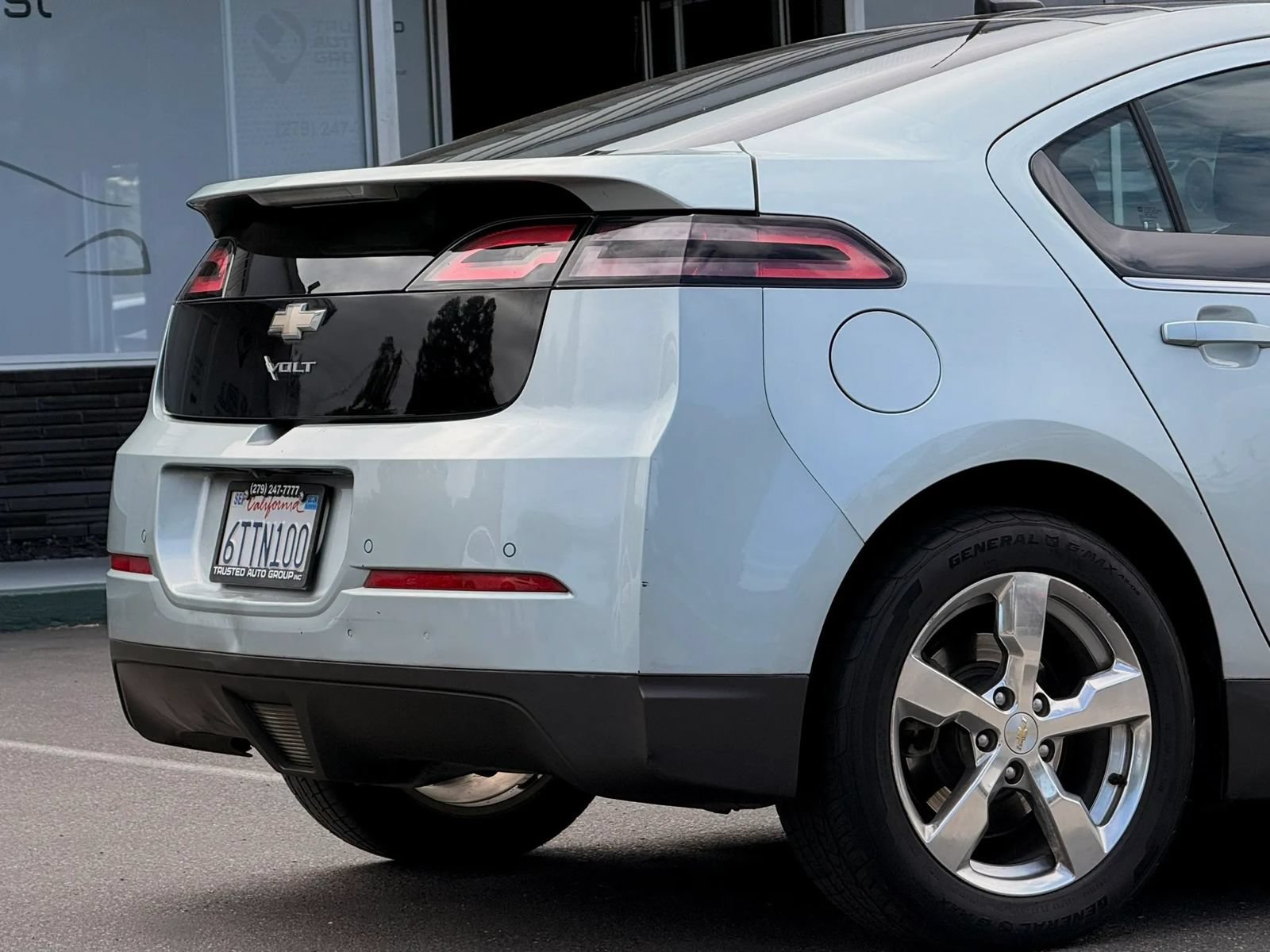 Used 2011 Chevrolet Volt Premium w/ Premium Trim Package FWD image 7