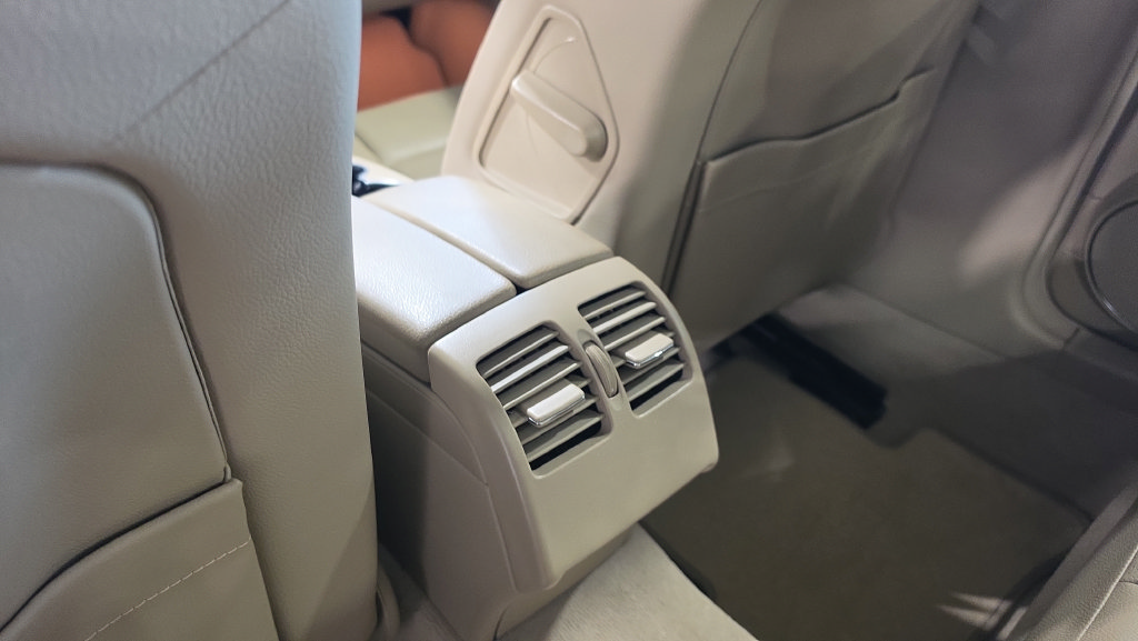 Used 2012 Mercedes-Benz C 300 4MATIC Sedan image 18