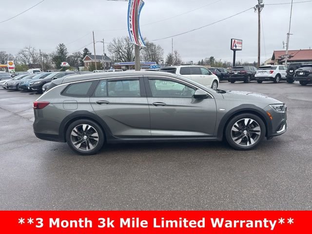 Used 2018 Buick Regal Essence w/ Driver Confidence Package #1 image 2