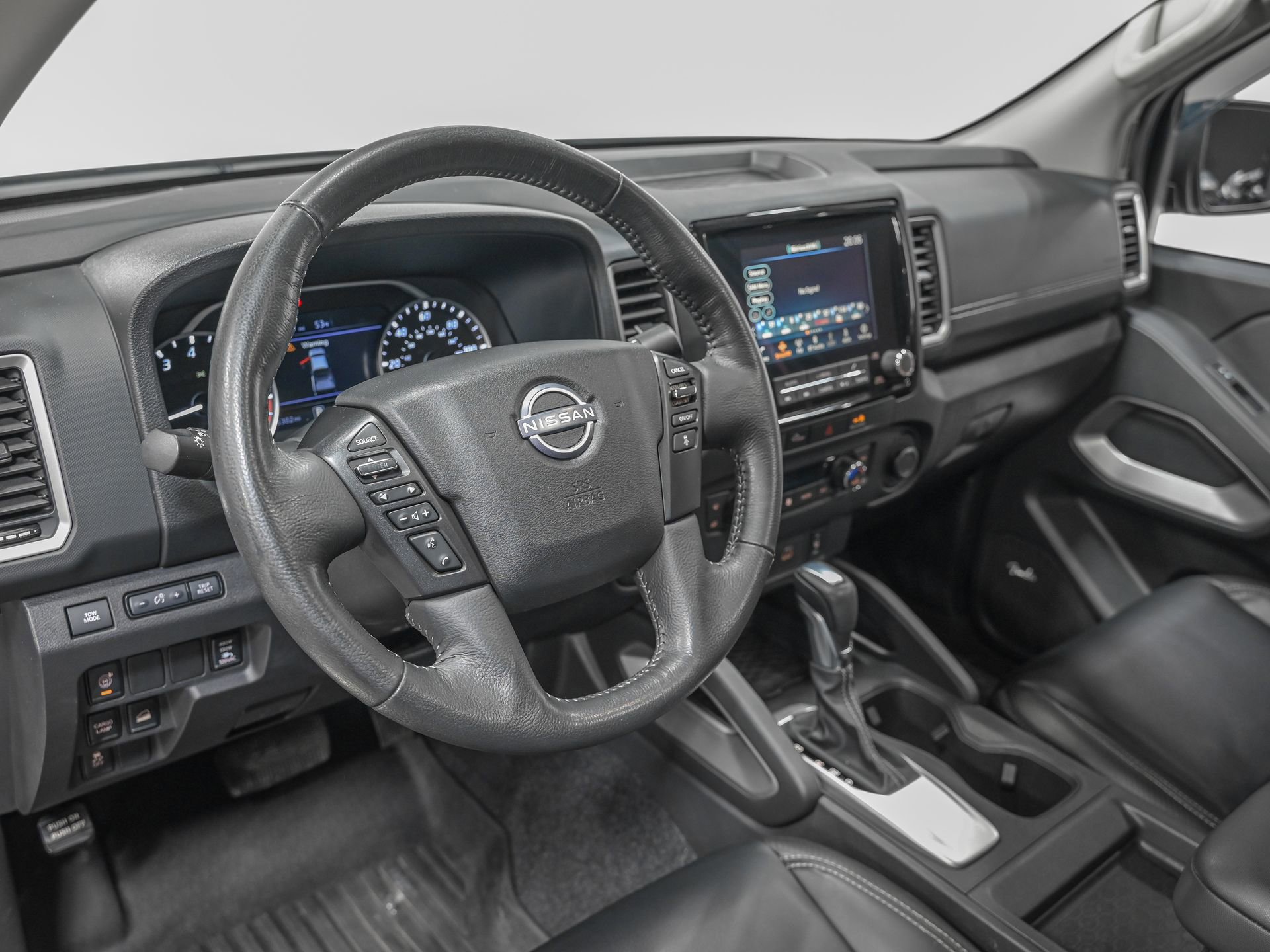 Used 2024 Nissan Frontier SL w/ Technology Package AWD/4WD image 15