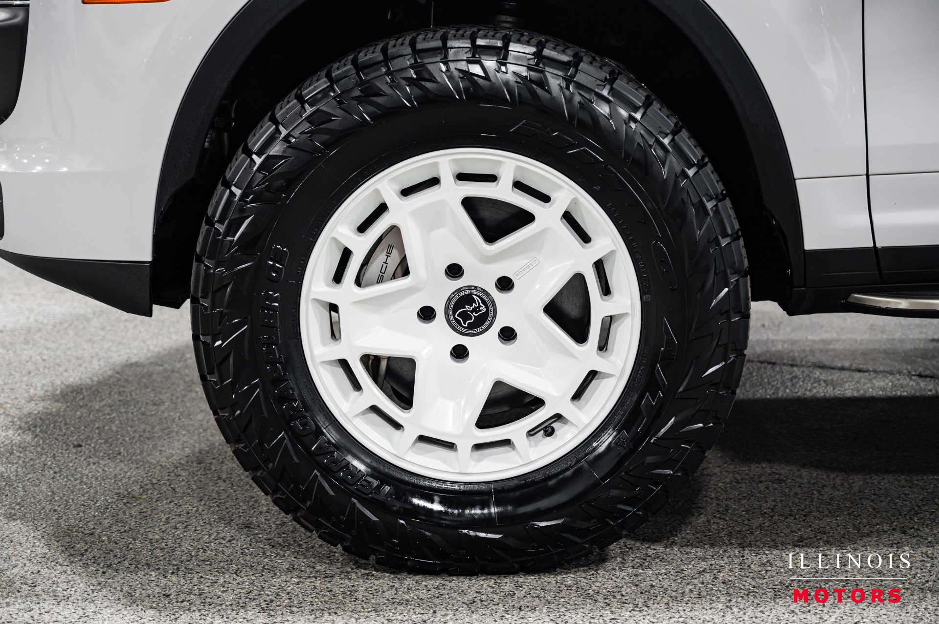 Used 2016 Porsche Cayenne S image 11