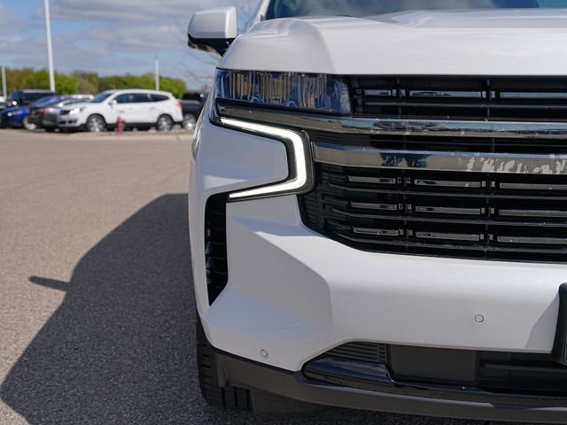 Used 2022 Chevrolet Suburban RST w/ Luxury Package AWD/4WD image 4